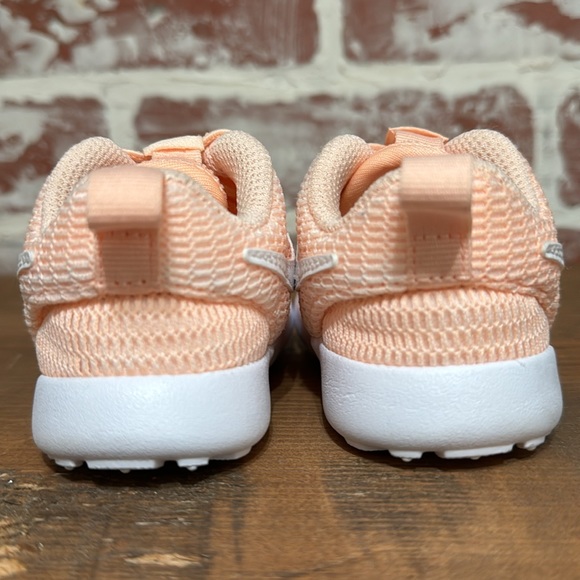 Nike Roshe One Toddler Sz 4C - Picture 4 of 8